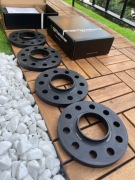 Dystanse Przelotowe BMW E39 20mm Adaptery Zmieniajace Rozstaw 74,1 na 72,6