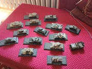 Kolekcja modeli pojazdów wojskowych
