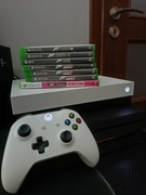 Xbox One X 1TB Robot White + kontrolery + komplet gier Forza