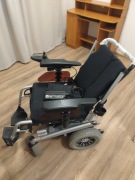 Wózek inwalidzki z napędem elektrycznym z uchwytem 18"