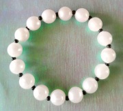 bransoletka perły biała z czarnym