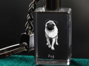 Pug brelok sześcienny ŚWIECĄCY
