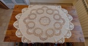 Okrągły owalny beżowy kremowy ecru obrus szydełkowy 115 x 140 cm duży