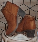 Buty botki na słupku John Baner nowe miękkie 41