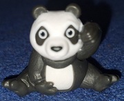 Figurka kolekcjonerska KINDER SURPRISE Animals 2023/2024.