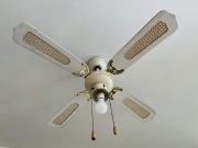 Wiatrak sufitowy lampa z gniazdem żarowki E27 do kuchni salonu sypialni