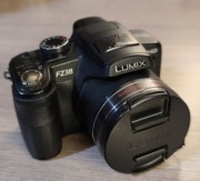 Aparat Panasonic Lumix DMC-FZ38 + Torba bardzo funkcjonalna HAMA