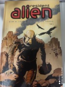 RESIDENT ALIEN TOM 1