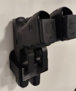 Uchwyt magnetyczny na broń krótką, podwójny/ organizacja szafy sejfu