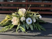 Elegancka wydłużona kompozycja z różami