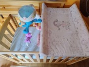 Łóżeczko drewniane 100x50, materac, przewijak i karuzela