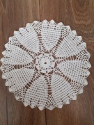 SERWETKA WYKONANA  NA SZYDEŁKU śr. 21 cm  (5)