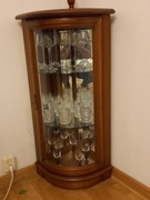 Witryna oszklona narożna