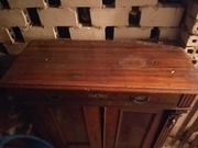 Poniemiecka komoda. Sprzed II wojny światowej.