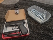 Wiatrówka pistolet CO 4,5 mm + akcesoria