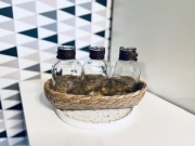 Zestaw 3 wazonów butelek szklanych koszyk action