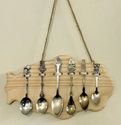 Łyżeczki kolekcjonerskie na drewnie. 6 EU i Świat