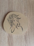 Konik. Podkładka pod kubek, dekoracja z drewna 