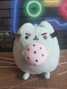 Pusheen zielony z jajkiem maskotka 