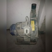 Rozdrabniacz (śrutownik) ssąco-tłoczący 