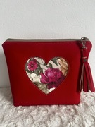 Kosmetyczka czerwona serce prezent na walentynki dla niej