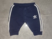 Spodnie Adidas r. 3-6 m-c dresy granatowe
