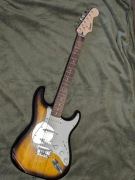 Gitara elektryczna Fender Squier Bullet Strat HT SSS + wzmacniacz i dodatki