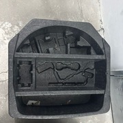 TOYOTA COROLLA E21 WYPEŁNIENIE BAGAŻNIKA STYROPIAN 64777-02370 ORYGINAŁ