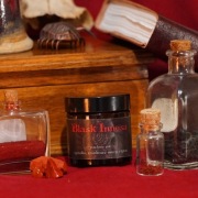 Zapachowa świeca sojowa fantasy gry Gothic 'Blask Innosa' - 60ml 