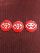 Naklejka, znaczek Toyota na alufelgi 62 mm.