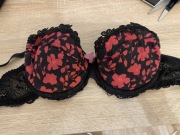 Biustonosz 75b MAT czerwony czarny