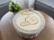 Ręcznie robiony pojemnik na pieczywo – naturalny i praktyczny design