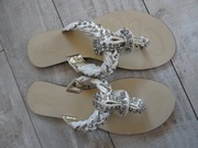 Włoskie eleganckie klapki cyrkonie 37 kazar prima