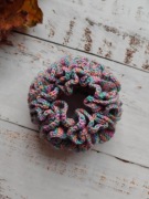 Gumka do włosów scrunchie ręcznie robiona na szydełku kolorowa