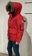 Zimowa Kurtka damska Canada Goose rozm S czerwona z kapturem