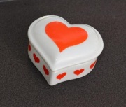 Piękne vintage PUZDERKO - SERCE z porcelany - idealne na prezent