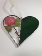 Witraż Serce z suszonym kwiatkiem na Walentynki 