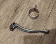 Klamka sprzęgła+ obejma tłumika wsk 125 175