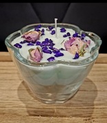 Świeczka sojowa w pojemniku. Świąteczny prezent