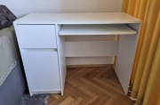 Biurko komputerowe białe 100x45 cm z półką – stan bardzo dobry