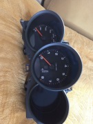 Licznik Porsche Macan lift 95B920900ht na części lub do naprawy