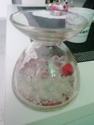 Sprzedam ozdobny flakonik z kulkami 11 cm wysoki