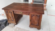 Duże, dębowe biurko w stylu gdańskim
