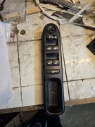Peugeot przełącznik panel sterowania szyb 96531124xt