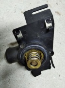 Termostat z obudową Skoda Felicia 1.3