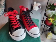 Trampki 44 czarne czerwone kolorowe