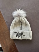 Czapka z napisem Dior