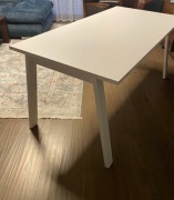 Biały stół - biurko, bez śladów używania, solidny, stabilny