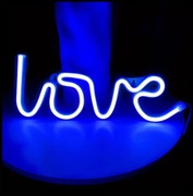 Napis neonowy LOVE 