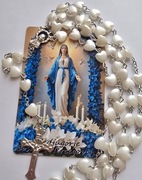 PREZENT RÓŻANIEC dla babci z magnesem Matka Boska Medjugorje.